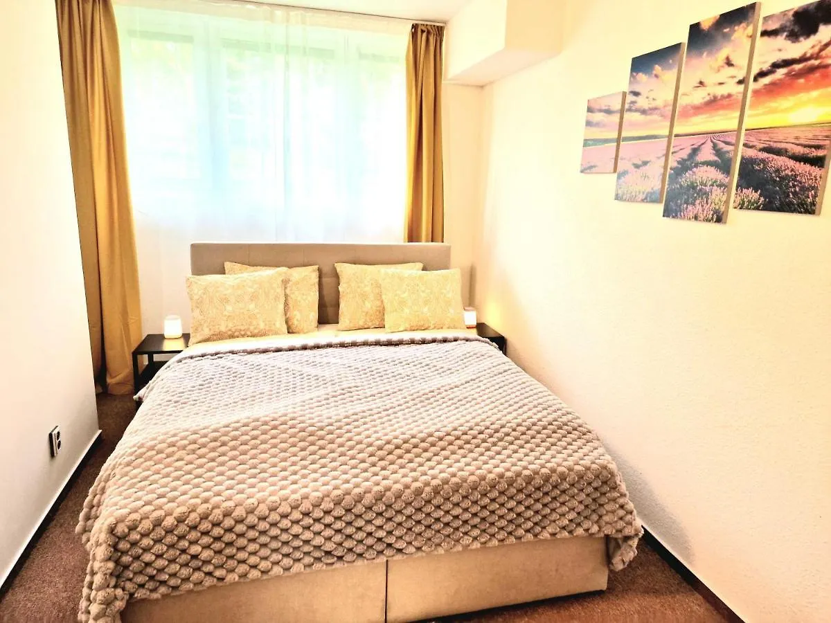 Wellness Gold Apartment With Private Sauna & Jacuzzi Prague