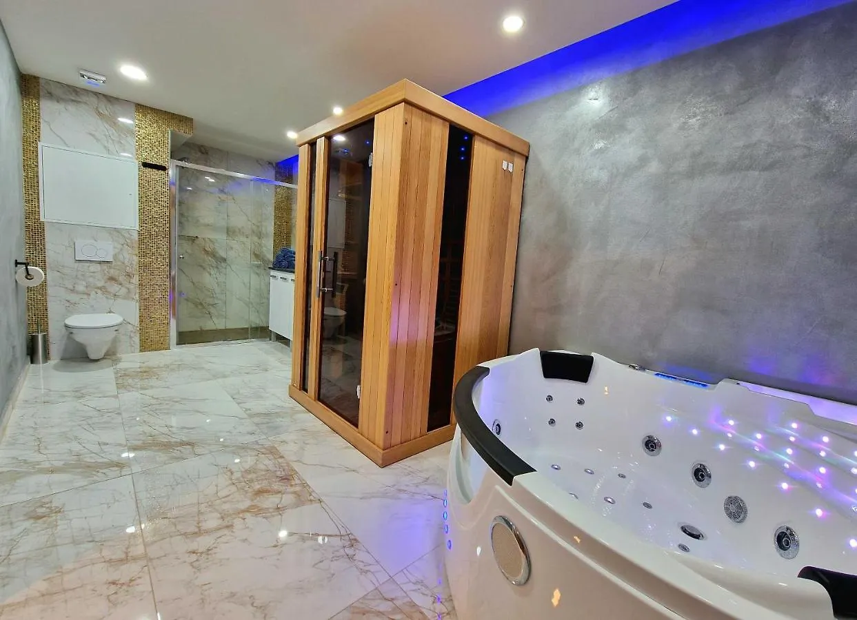 Wellness Gold Apartment With Private Sauna & Jacuzzi Prague Czech Republic